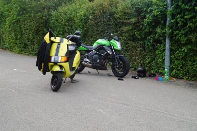 Roller und Motorrad krachen in Magstadt zusammen